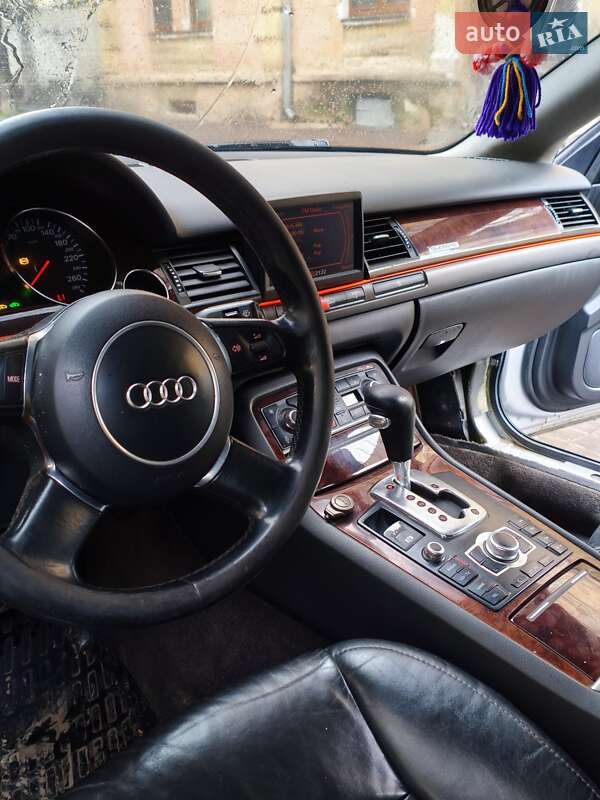 Седан Audi A8 2002 в Черновцах