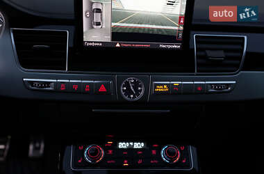 Седан Audi A8 2014 в Львове