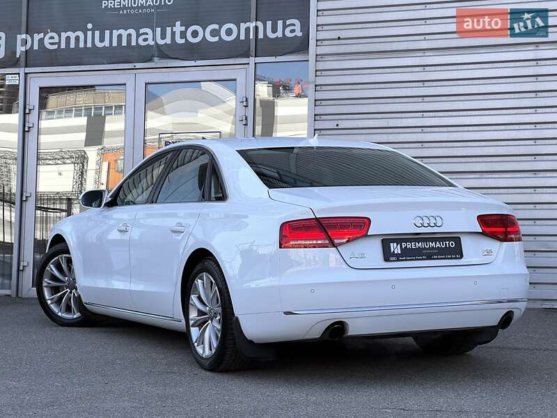 Седан Audi A8 2011 в Києві