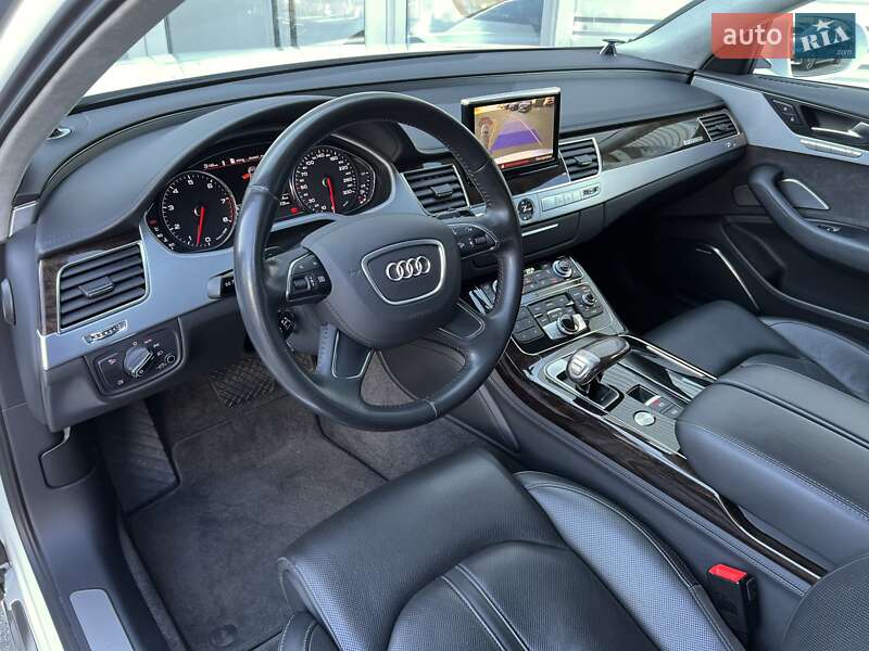 Седан Audi A8 2011 в Києві