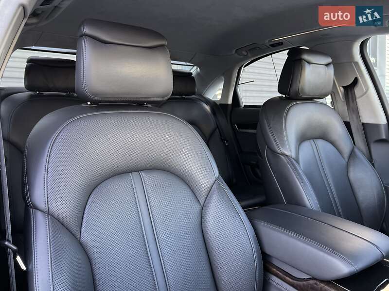 Седан Audi A8 2011 в Києві