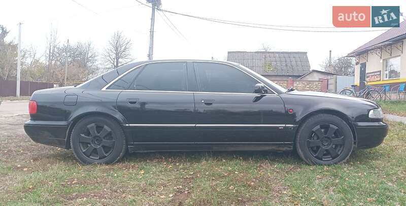 Седан Audi A8 1998 в Путивле