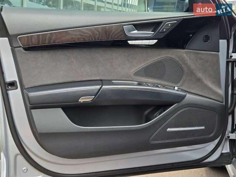Седан Audi A8 2017 в Києві