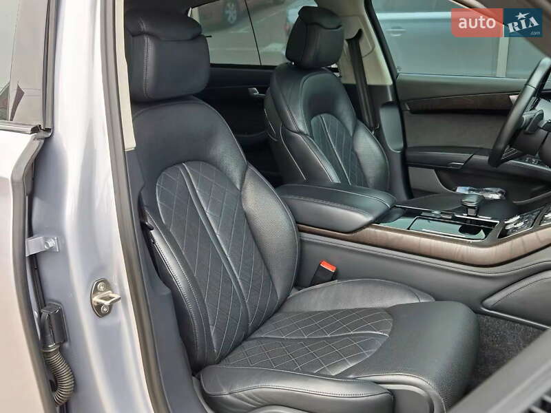 Седан Audi A8 2017 в Києві