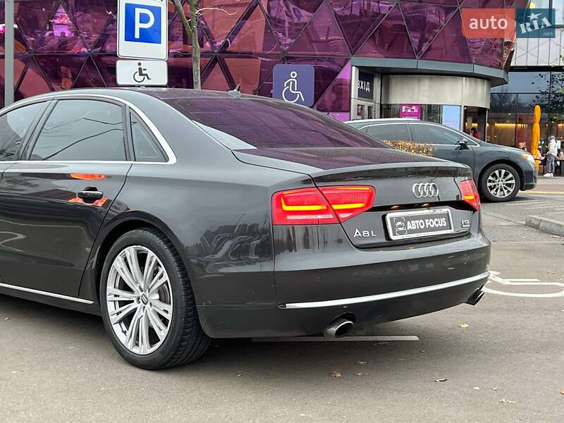 Седан Audi A8 2012 в Києві