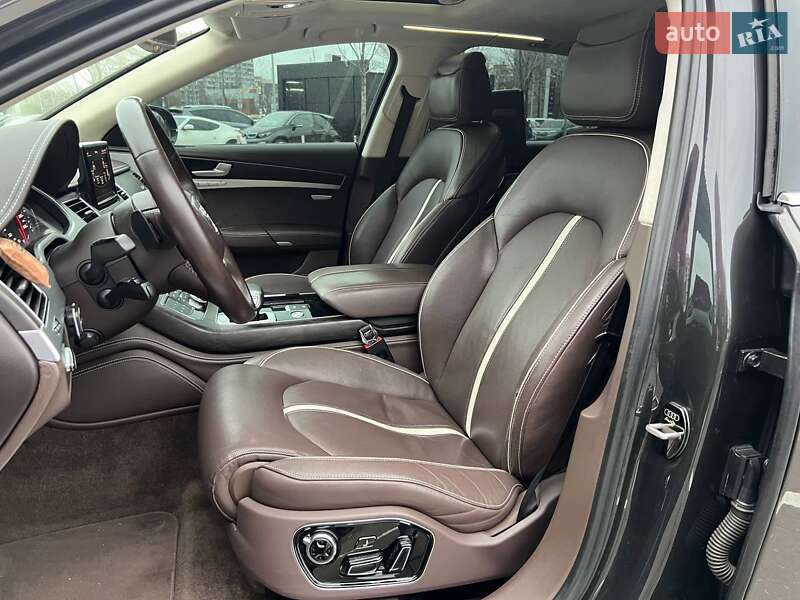 Седан Audi A8 2012 в Києві