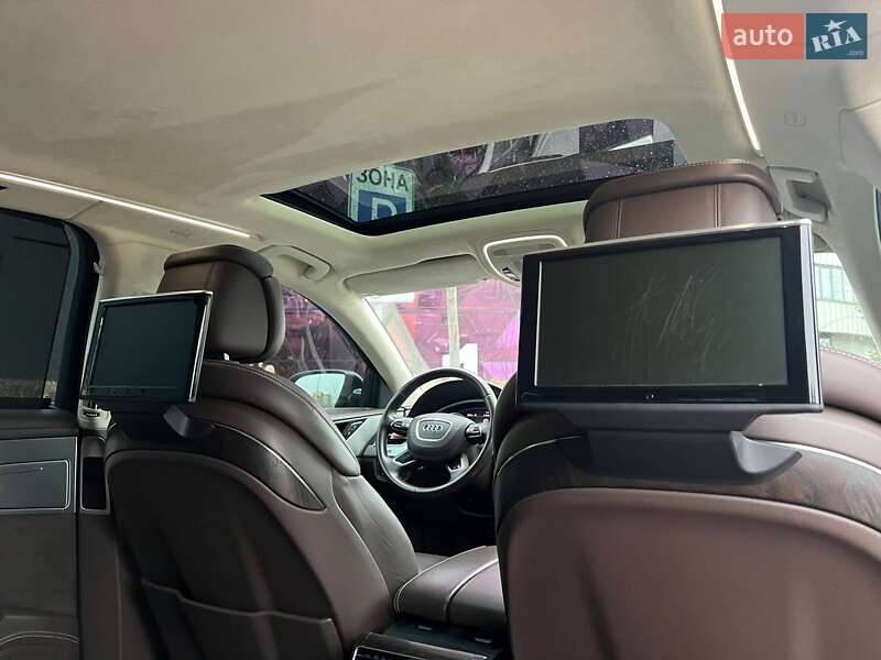 Седан Audi A8 2012 в Києві