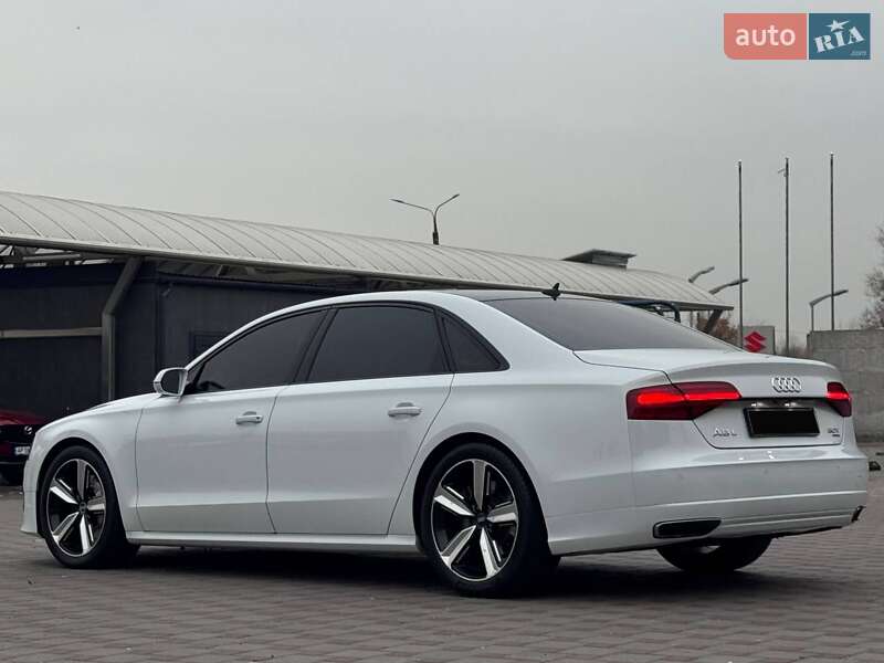 Седан Audi A8 2017 в Запорожье