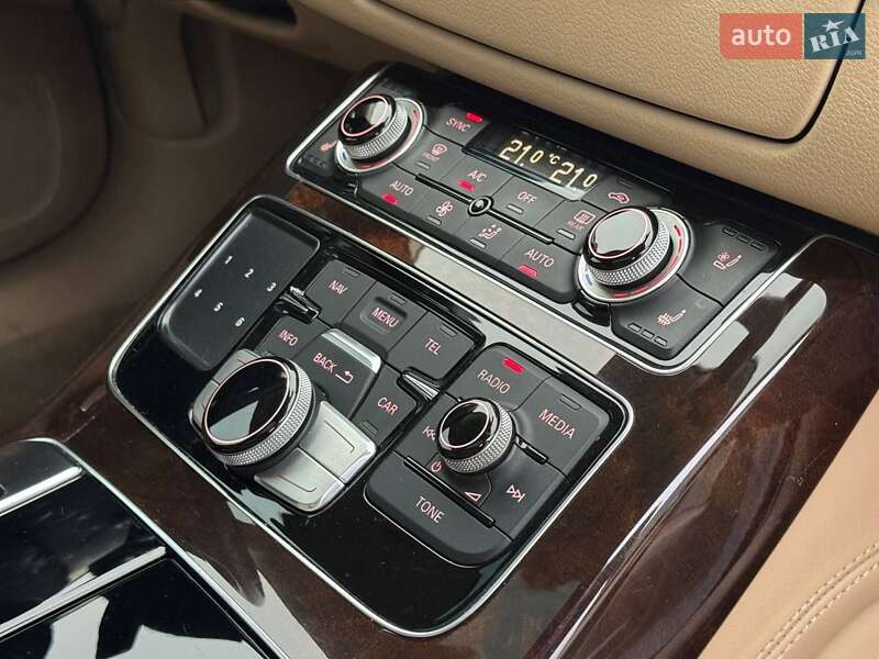Седан Audi A8 2017 в Запорожье