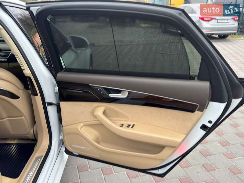 Седан Audi A8 2017 в Запорожье