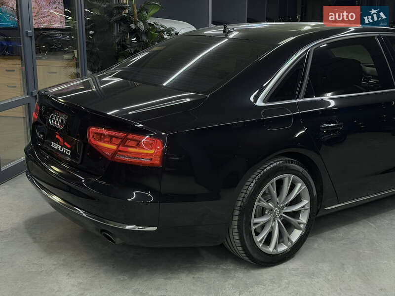 Седан Audi A8 2013 в Одессе