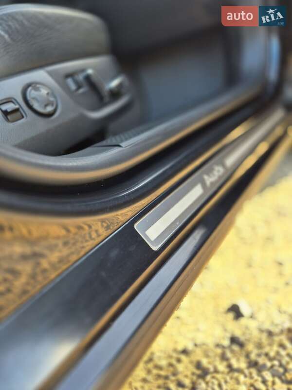 Седан Audi A8 2003 в Хмельницком