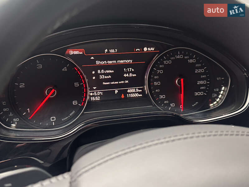 Седан Audi A8 2015 в Костополе