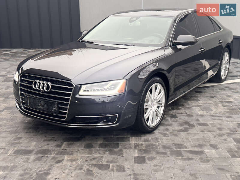 Седан Audi A8 2015 в Костополе