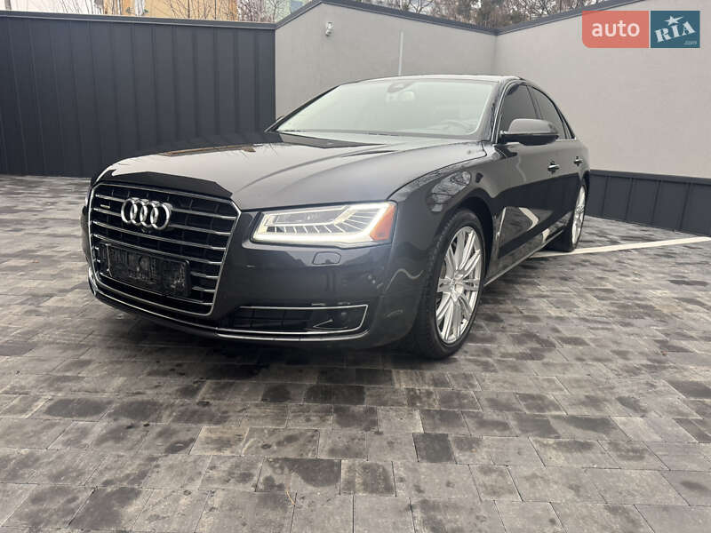 Седан Audi A8 2015 в Костополе