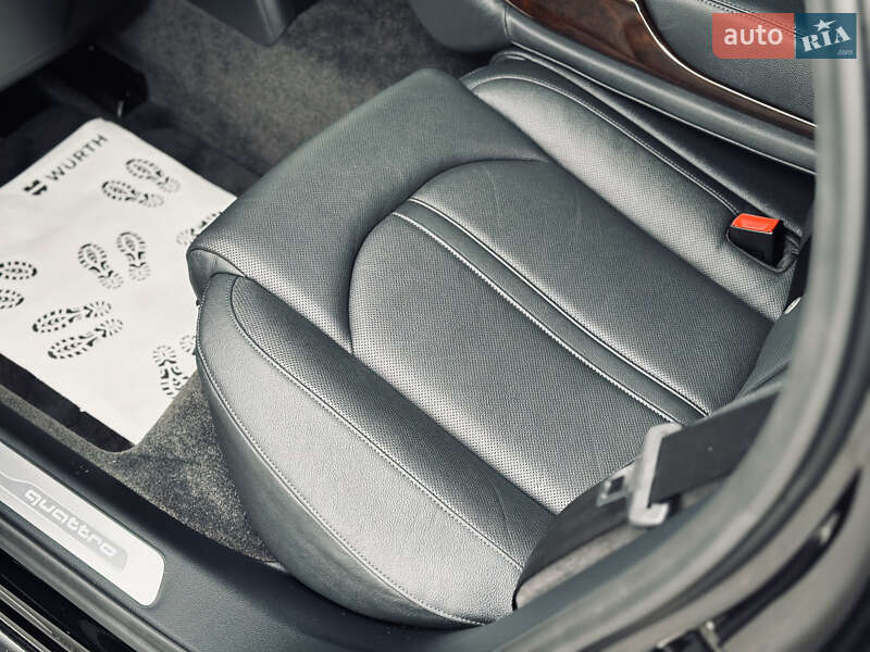 Седан Audi A8 2015 в Кременчуге