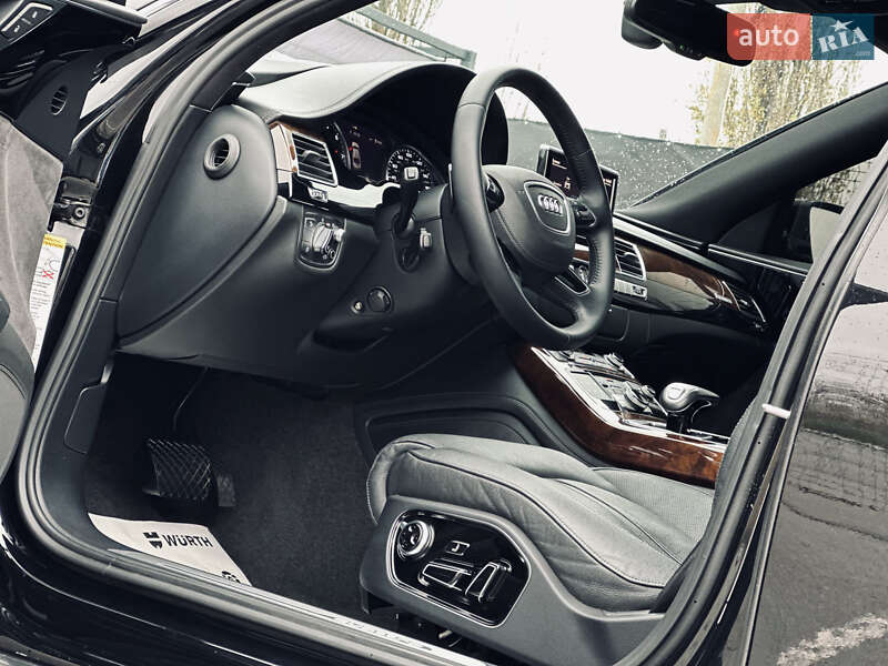 Седан Audi A8 2015 в Кременчуге