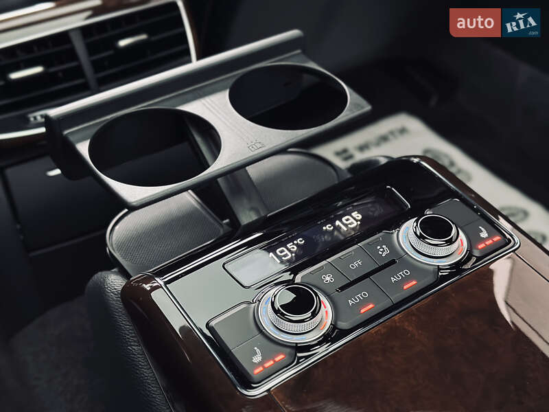 Седан Audi A8 2015 в Кременчуге