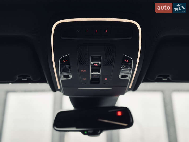 Седан Audi A8 2015 в Кременчуге