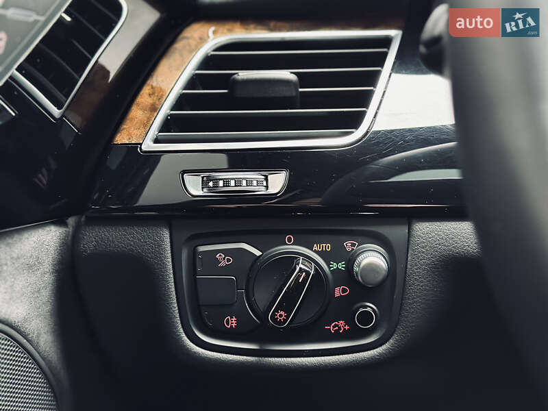 Седан Audi A8 2015 в Кременчуге