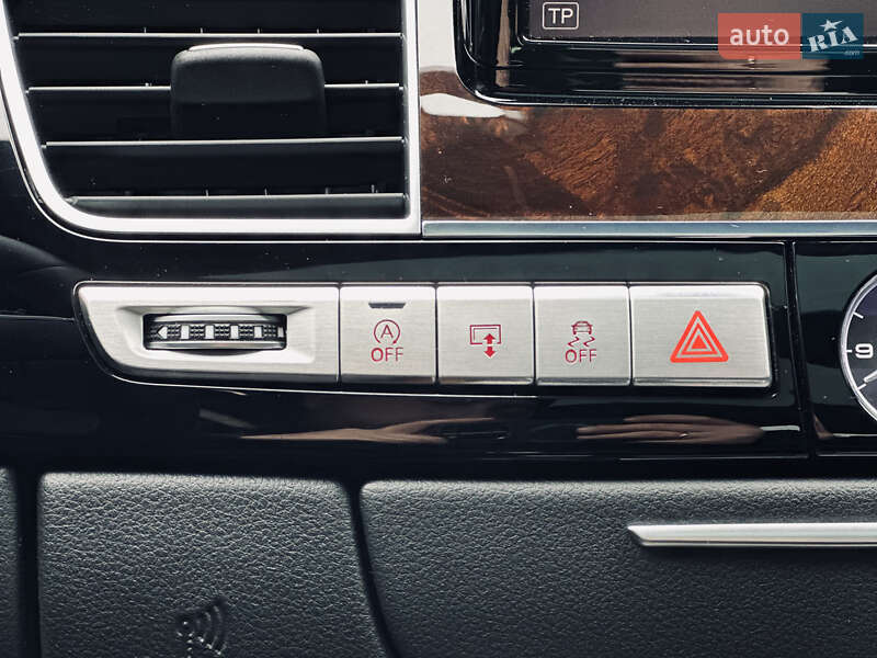 Седан Audi A8 2015 в Кременчуге