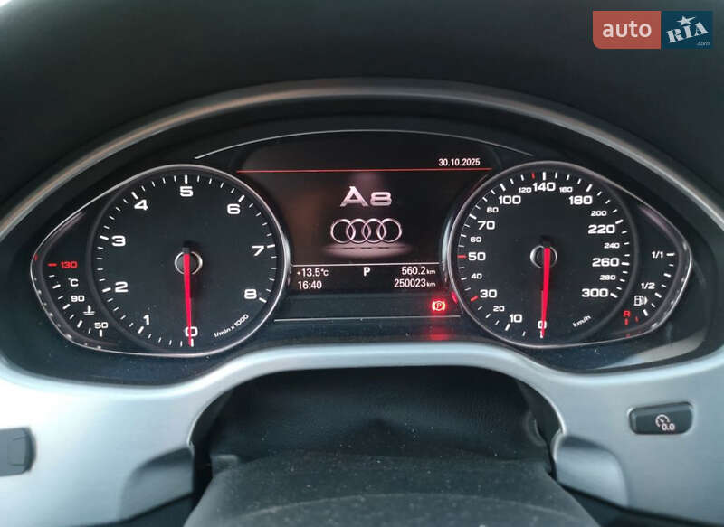 Седан Audi A8 2011 в Києві