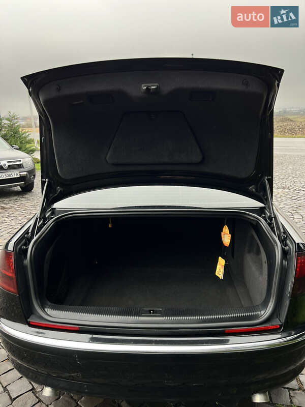 Седан Audi A8 2007 в Виноградові