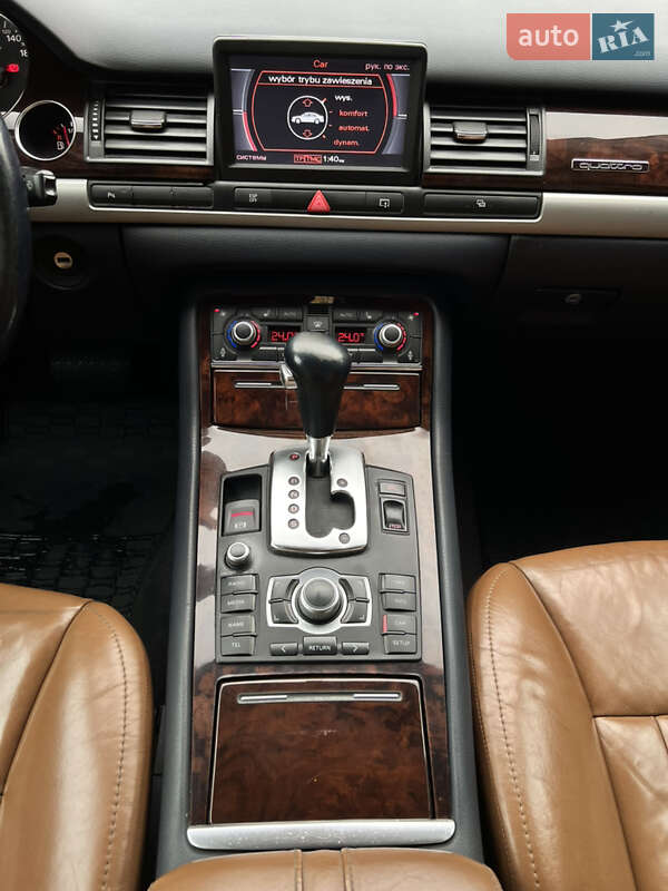 Седан Audi A8 2007 в Виноградові