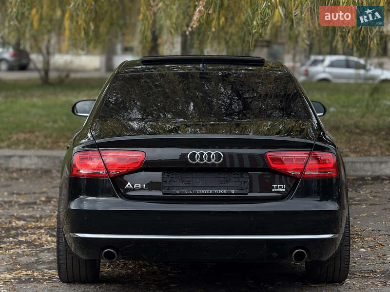 Седан Audi A8 2011 в Ивано-Франковске