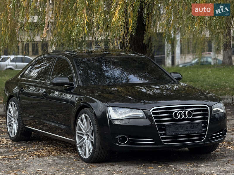Седан Audi A8 2011 в Ивано-Франковске
