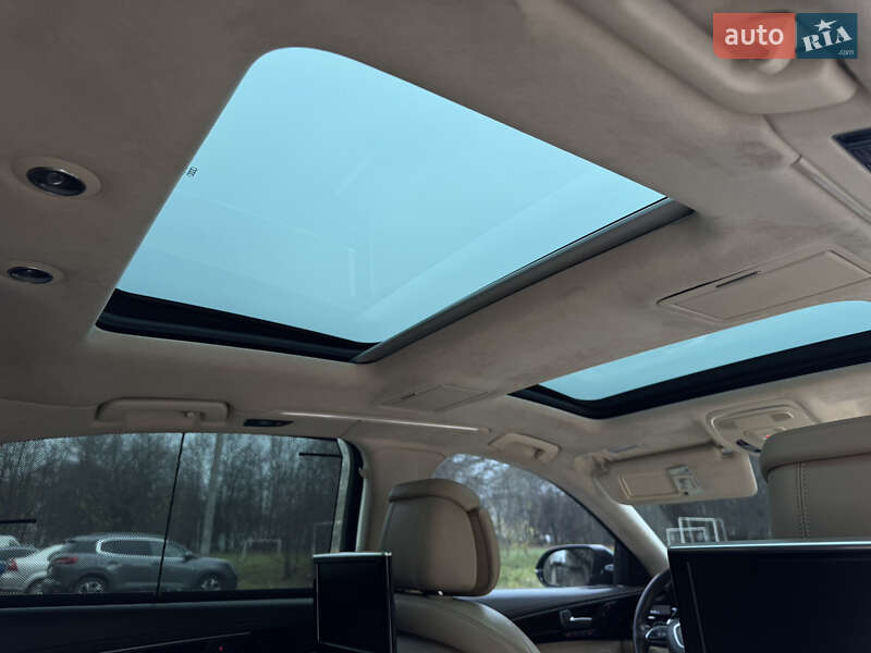 Седан Audi A8 2011 в Ивано-Франковске