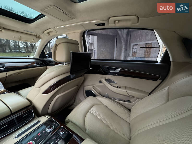 Седан Audi A8 2011 в Ивано-Франковске