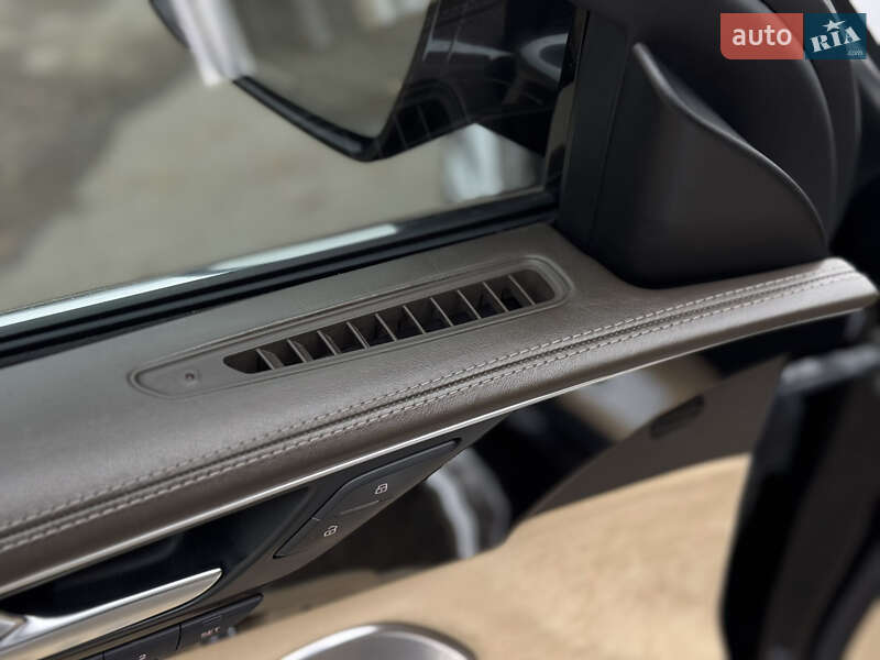 Седан Audi A8 2011 в Ивано-Франковске