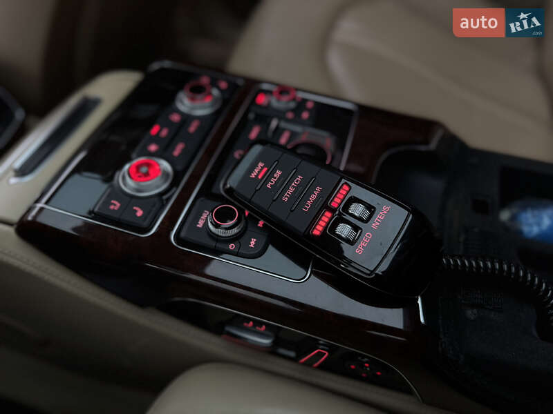Седан Audi A8 2011 в Ивано-Франковске