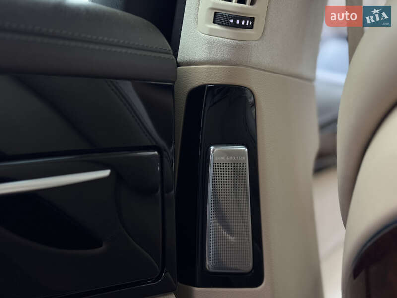 Седан Audi A8 2011 в Ивано-Франковске