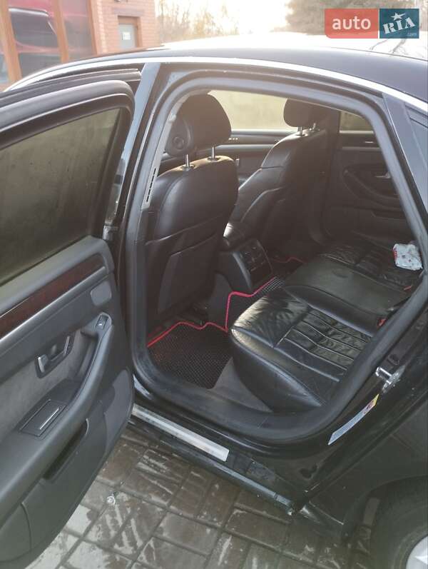 Седан Audi A8 2006 в Ровно