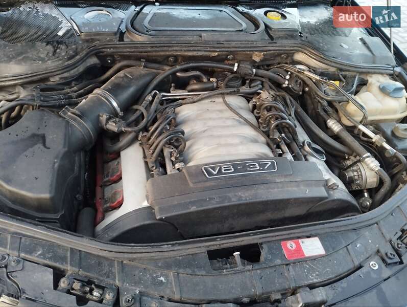Седан Audi A8 2006 в Ровно