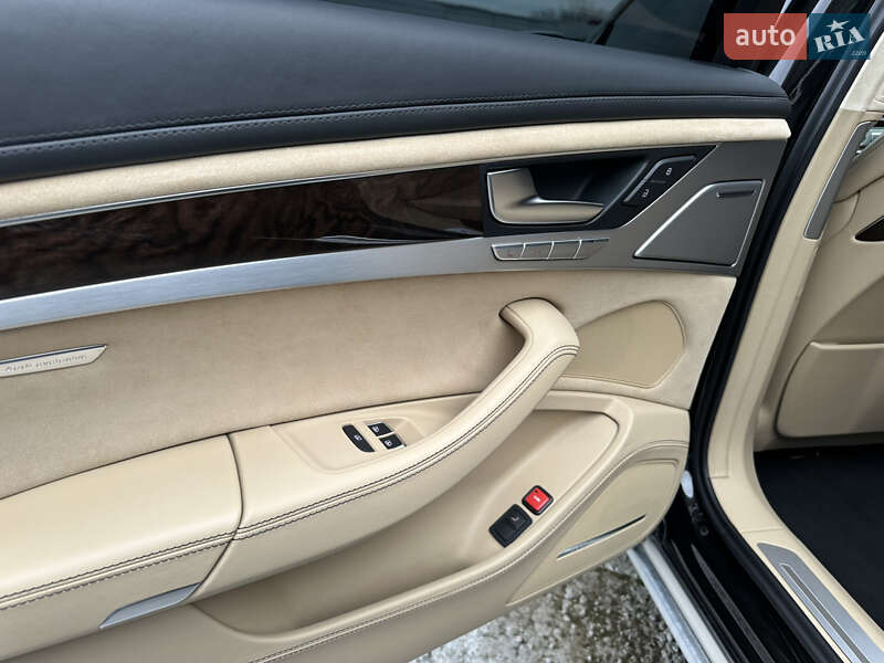 Седан Audi A8 2011 в Киеве