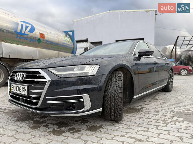 Седан Audi A8 2021 в Львові