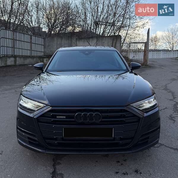 Седан Audi A8 2018 в Рівному
