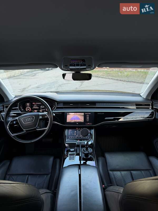 Седан Audi A8 2018 в Рівному