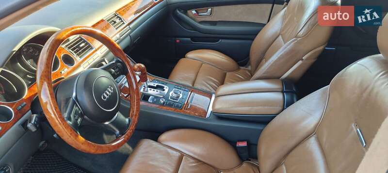 Седан Audi A8 2004 в Львове