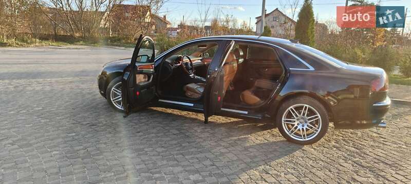 Седан Audi A8 2004 в Львове