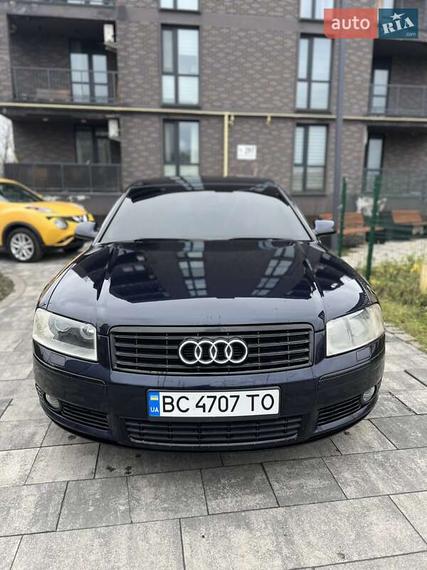 Седан Audi A8 2004 в Львові