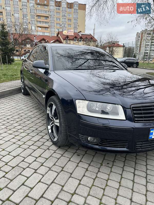 Седан Audi A8 2004 в Львові