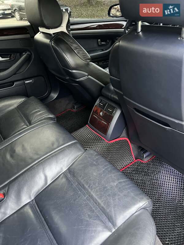 Седан Audi A8 2004 в Львові