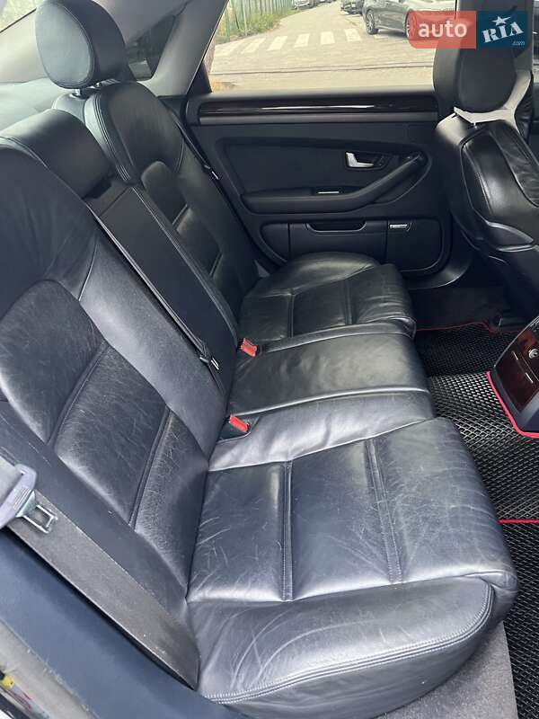 Седан Audi A8 2004 в Львові