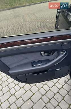 Седан Audi A8 2004 в Львове