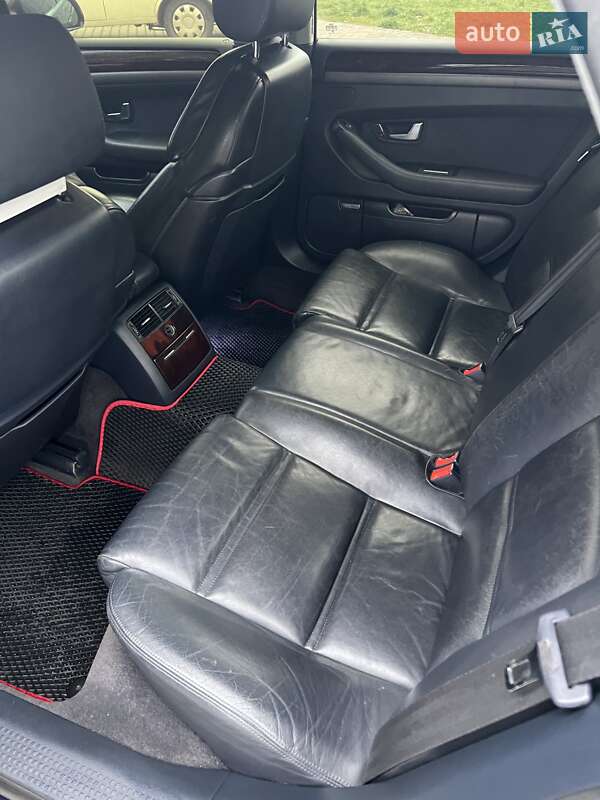 Седан Audi A8 2004 в Львові