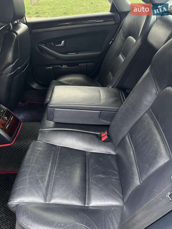 Седан Audi A8 2004 в Львові